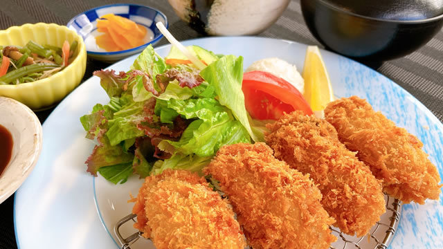 茄子のトマトソースパスタ（サラダ付）