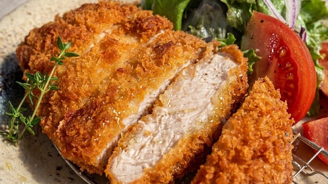 ロースかつ（小鉢・漬物・ごはん・赤だし付）