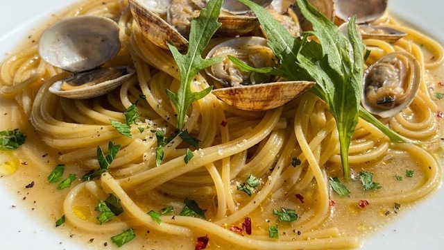 ボンゴレパスタ（サラダ付）